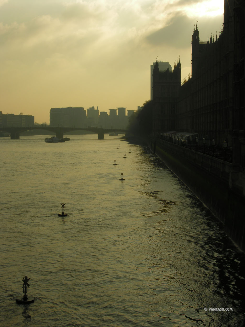 Palace of Westminster along the River Thames, photo by Vange